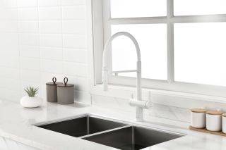 Смеситель для кухни Paulmark Gravity Gr213188-431 белый матовый